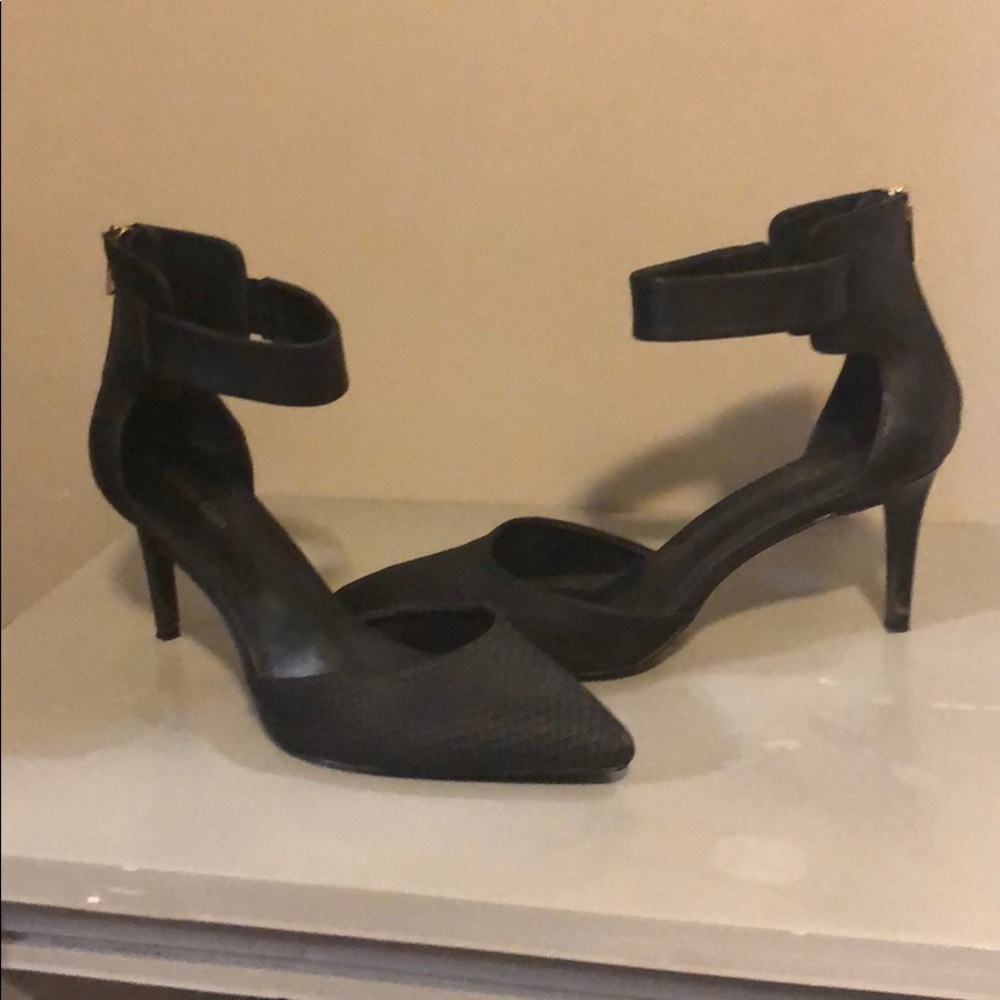 Calvin Klein size 8 Stilettos